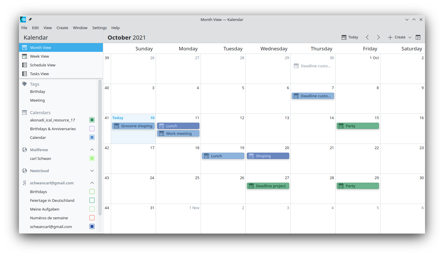 Kalendar month view showing synchronized Nextcloud calendar events